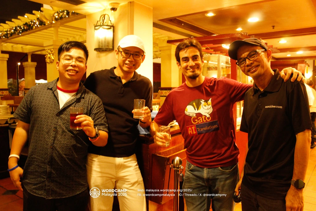 Leo et les organisateurs du WordCamp Malaysia Dee, Ben et YL à la soirée des intervenants